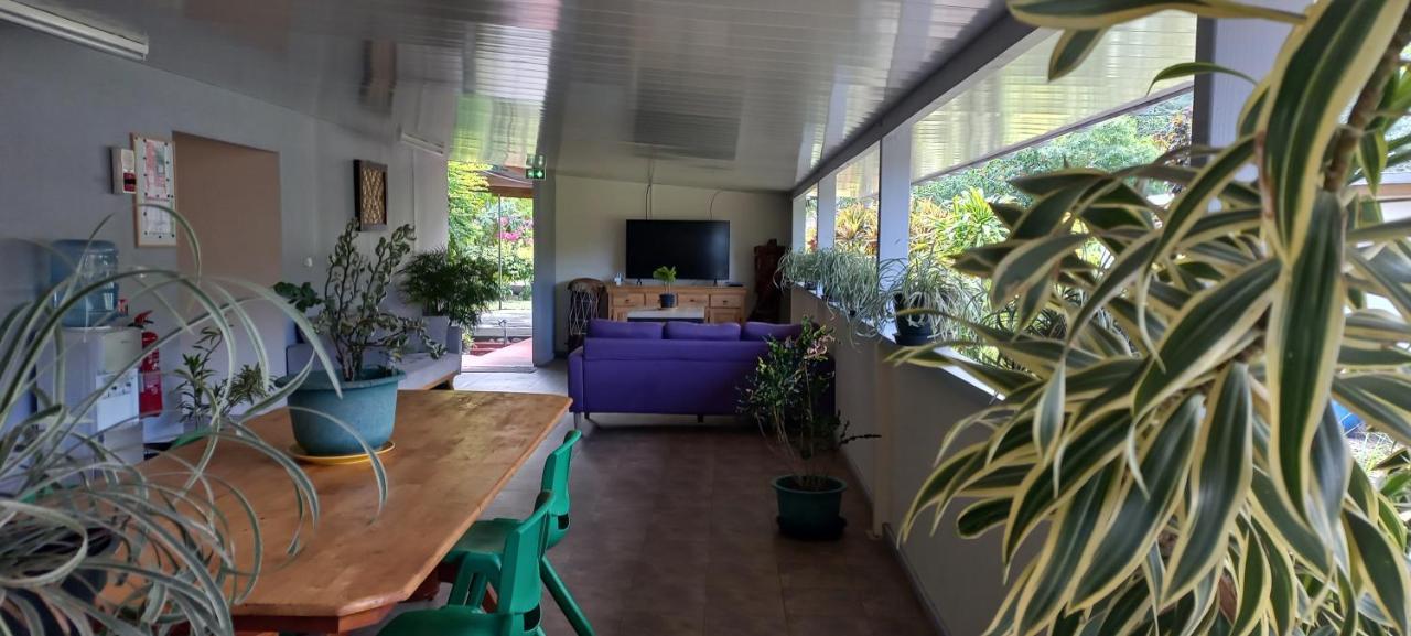 Pension Toka Eva Nuku Hiva Exterior photo